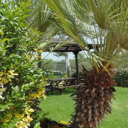 Ouzouni Boutique Bungalows Nea Moudania