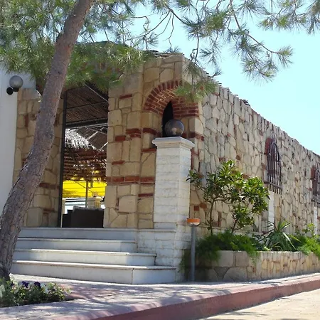Ouzouni Boutique Bungalows Apartment