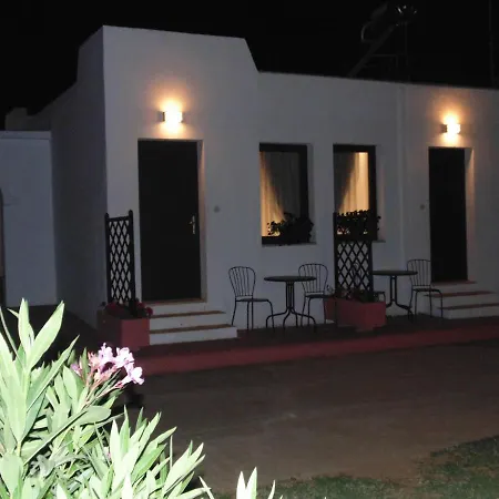 Ouzouni Boutique Bungalows Apartment Nea Moudania